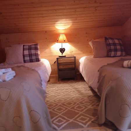 Les Clefs Charming Family Chalet For 8 People, With Private Hot Tub מראה חיצוני תמונה