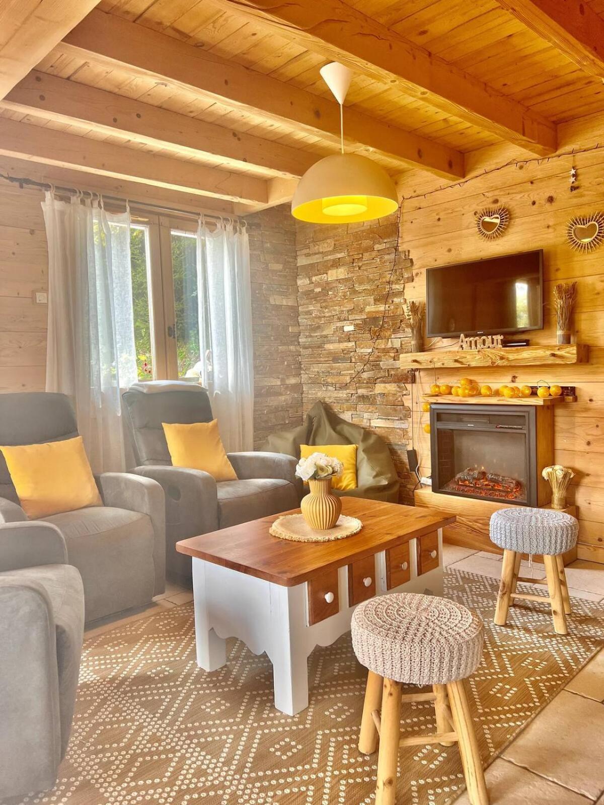 Les Clefs Charming Family Chalet For 8 People, With Private Hot Tub מראה חיצוני תמונה