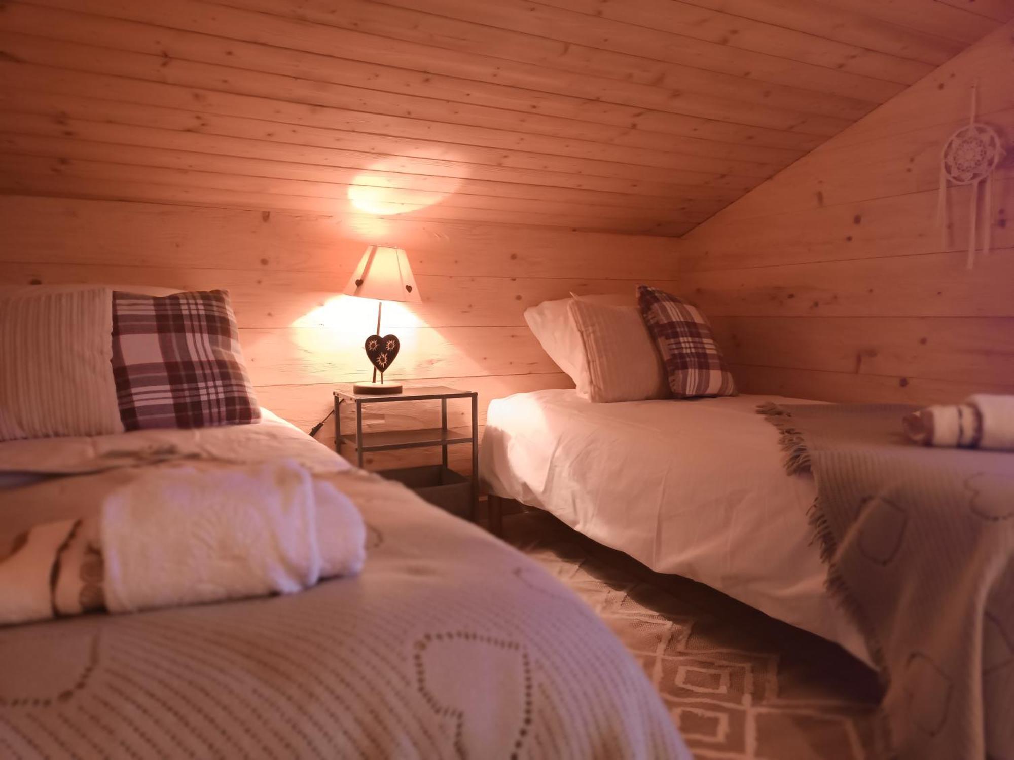 Les Clefs Charming Family Chalet For 8 People, With Private Hot Tub מראה חיצוני תמונה