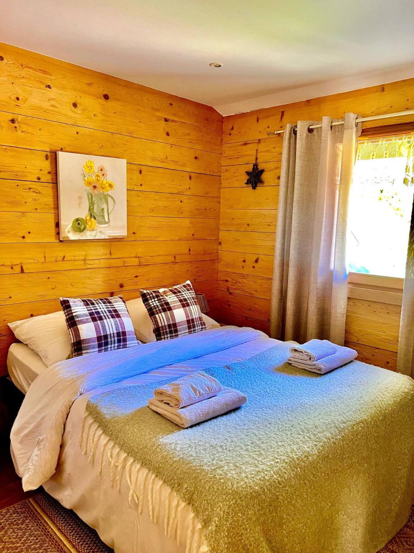 Les Clefs Charming Family Chalet For 8 People, With Private Hot Tub מראה חיצוני תמונה