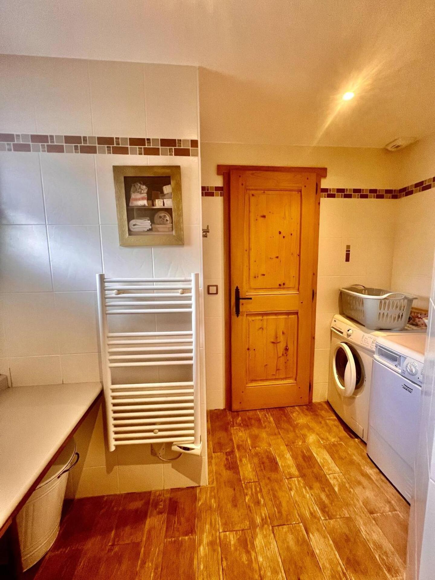 Les Clefs Charming Family Chalet For 8 People, With Private Hot Tub מראה חיצוני תמונה