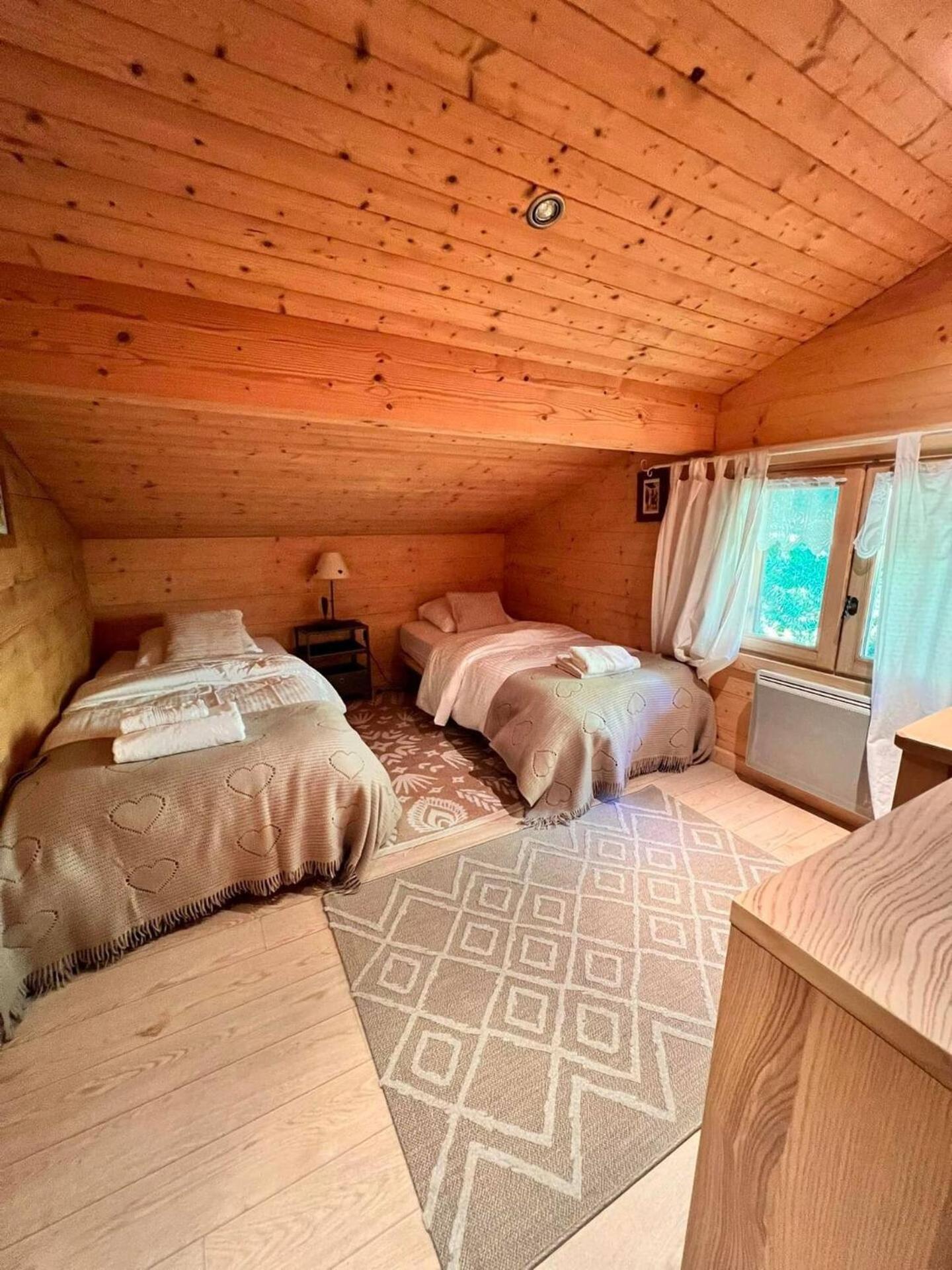 Les Clefs Charming Family Chalet For 8 People, With Private Hot Tub מראה חיצוני תמונה